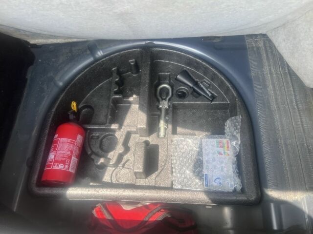 Синий Форд Фиеста, объемом двигателя 1.2 л и пробегом 113 тыс. км за 5400 $, фото 3 на Automoto.ua