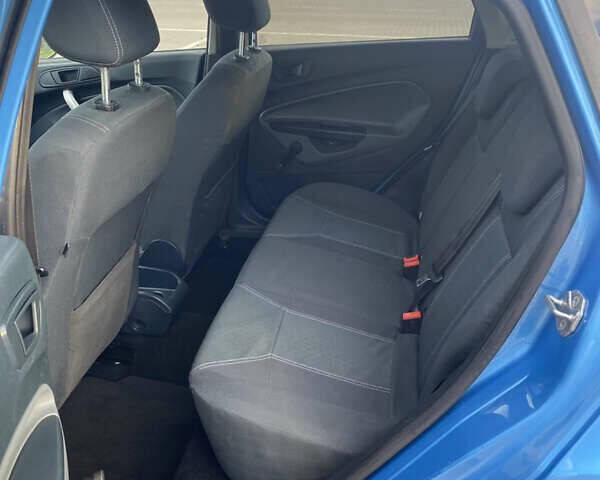 Синий Форд Фиеста, объемом двигателя 1.34 л и пробегом 227 тыс. км за 5900 $, фото 10 на Automoto.ua