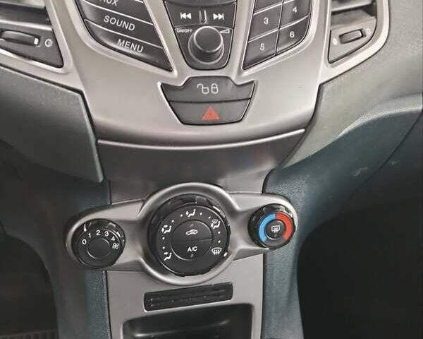 Синий Форд Фиеста, объемом двигателя 1.25 л и пробегом 187 тыс. км за 5590 $, фото 31 на Automoto.ua