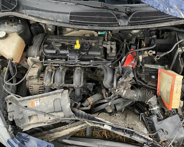 Синий Форд Фиеста, объемом двигателя 1.25 л и пробегом 200 тыс. км за 2500 $, фото 7 на Automoto.ua