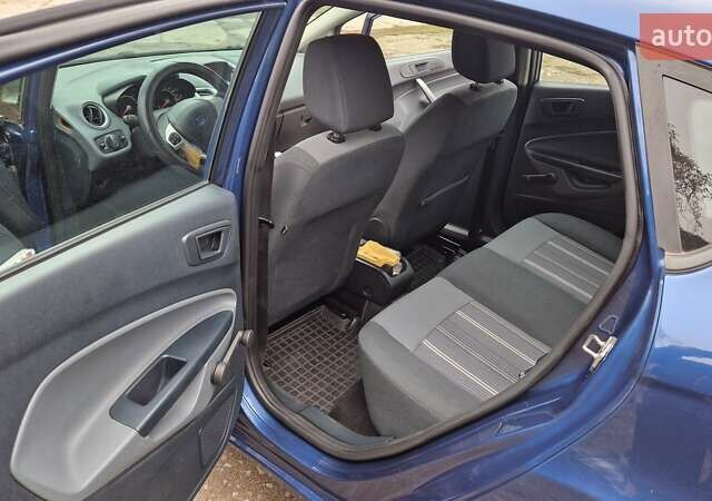 Синий Форд Фиеста, объемом двигателя 1.4 л и пробегом 209 тыс. км за 5500 $, фото 10 на Automoto.ua