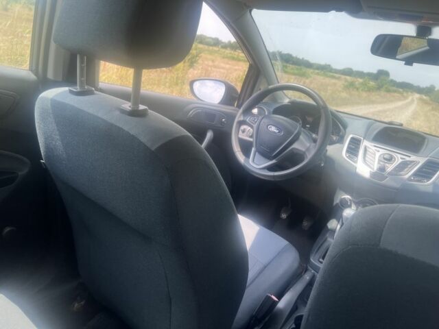 Синий Форд Фиеста, объемом двигателя 1.2 л и пробегом 113 тыс. км за 5400 $, фото 5 на Automoto.ua