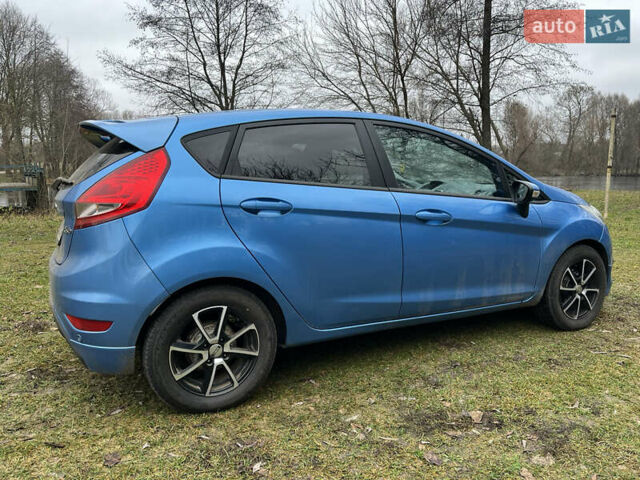Синій Форд Фієста, об'ємом двигуна 1.56 л та пробігом 194 тис. км за 5600 $, фото 2 на Automoto.ua