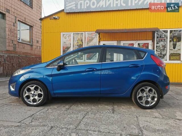 Синій Форд Фієста, об'ємом двигуна 1.6 л та пробігом 294 тис. км за 5900 $, фото 4 на Automoto.ua
