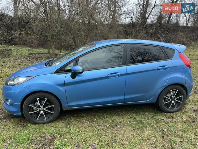 Синій Форд Фієста, об'ємом двигуна 1.56 л та пробігом 194 тис. км за 5600 $, фото 1 на Automoto.ua