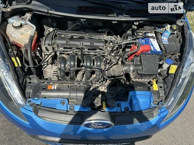 Синій Форд Фієста, об'ємом двигуна 1.4 л та пробігом 153 тис. км за 6999 $, фото 9 на Automoto.ua