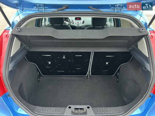 Синий Форд Фиеста, объемом двигателя 1.4 л и пробегом 55 тыс. км за 8400 $, фото 6 на Automoto.ua