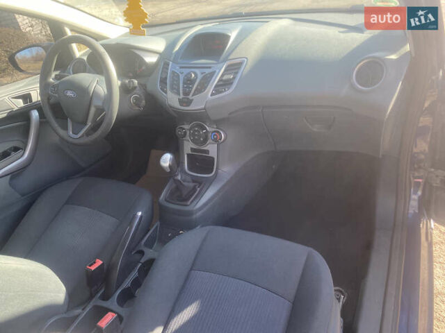 Синій Форд Фієста, об'ємом двигуна 1.6 л та пробігом 200 тис. км за 5500 $, фото 3 на Automoto.ua