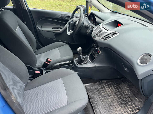 Синій Форд Фієста, об'ємом двигуна 1.56 л та пробігом 194 тис. км за 5600 $, фото 6 на Automoto.ua