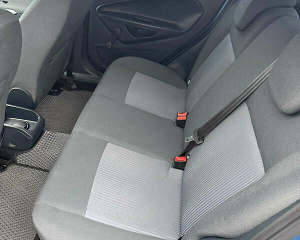 Синий Форд Фиеста, объемом двигателя 1.39 л и пробегом 122 тыс. км за 7200 $, фото 14 на Automoto.ua