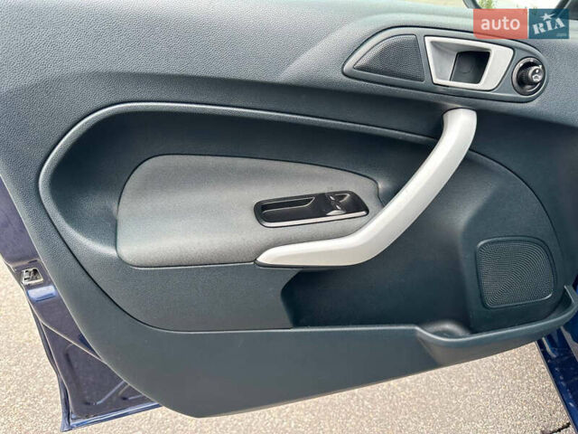 Форд Фиеста 2011 в Днепре (Днепропетровске) на Automoto.ua Синий Форд Фиеста, объемом двигателя 1.4 л и пробегом 124 тыс. км за 6999 $, фото 6 на Automoto.ua