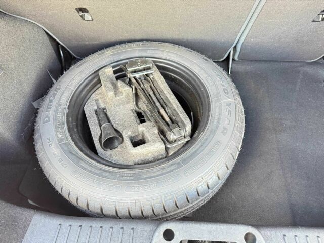 Синий Форд Фиеста, объемом двигателя 1.4 л и пробегом 143 тыс. км за 7700 $, фото 8 на Automoto.ua