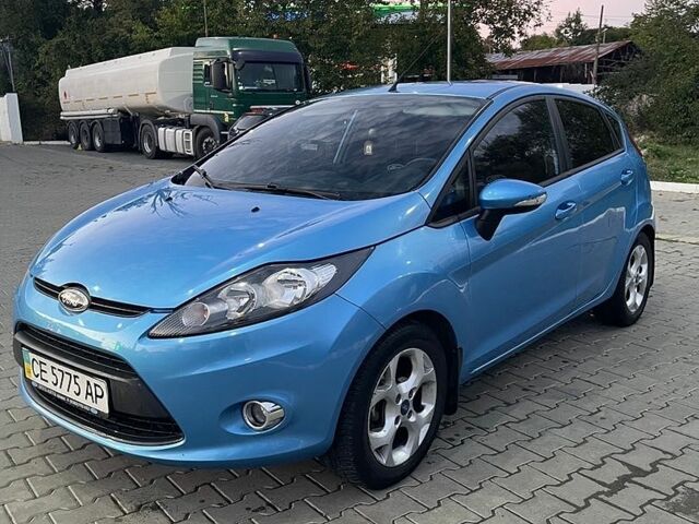 Синій Форд Фієста, об'ємом двигуна 1.39 л та пробігом 77 тис. км за 8000 $, фото 1 на Automoto.ua