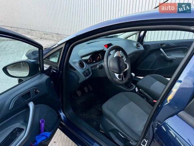 Синій Форд Фієста, об'ємом двигуна 1.6 л та пробігом 216 тис. км за 5800 $, фото 15 на Automoto.ua