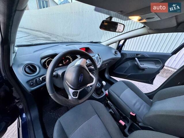 Синій Форд Фієста, об'ємом двигуна 1.6 л та пробігом 216 тис. км за 5800 $, фото 14 на Automoto.ua
