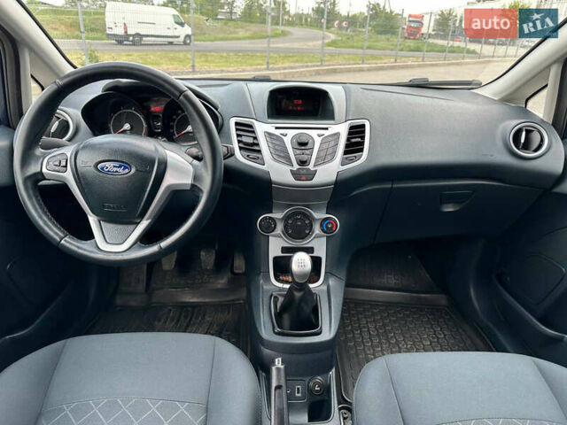 Форд Фиеста 2011 в Днепре (Днепропетровске) на Automoto.ua Синий Форд Фиеста, объемом двигателя 1.4 л и пробегом 124 тыс. км за 6999 $, фото 12 на Automoto.ua
