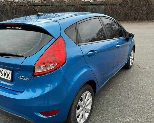Синій Форд Фієста, об'ємом двигуна 1.6 л та пробігом 240 тис. км за 5500 $, фото 2 на Automoto.ua