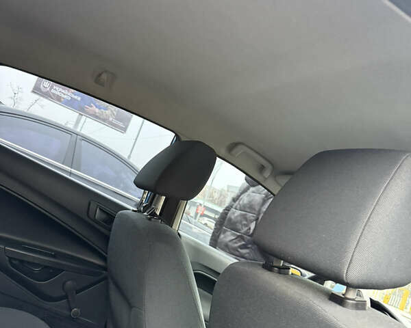 Синий Форд Фиеста, объемом двигателя 1.39 л и пробегом 122 тыс. км за 7200 $, фото 13 на Automoto.ua