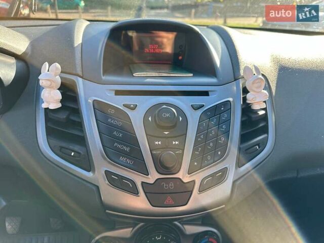 Форд Фієста 2011 у Києві на Automoto.ua Синій Форд Фієста, об'ємом двигуна 1.4 л та пробігом 217 тис. км за 5500 $, фото 6 на Automoto.ua