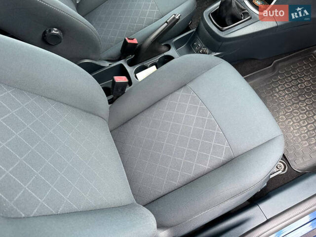 Форд Фиеста 2011 в Днепре (Днепропетровске) на Automoto.ua Синий Форд Фиеста, объемом двигателя 1.4 л и пробегом 124 тыс. км за 6999 $, фото 11 на Automoto.ua