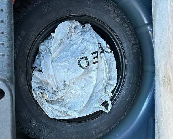 Форд Фієста 2011 у Києві на Automoto.ua Синій Форд Фієста, об'ємом двигуна 1.4 л та пробігом 217 тис. км за 5500 $, фото 13 на Automoto.ua