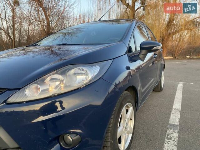Синий Форд Фиеста, объемом двигателя 1.4 л и пробегом 260 тыс. км за 5800 $, фото 7 на Automoto.ua