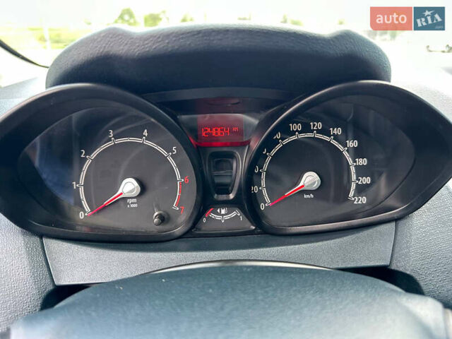 Форд Фиеста 2011 в Днепре (Днепропетровске) на Automoto.ua Синий Форд Фиеста, объемом двигателя 1.4 л и пробегом 124 тыс. км за 6999 $, фото 17 на Automoto.ua