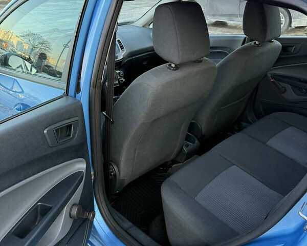 Синий Форд Фиеста, объемом двигателя 1.39 л и пробегом 177 тыс. км за 7250 $, фото 10 на Automoto.ua