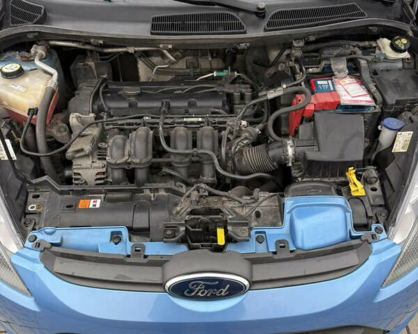 Синий Форд Фиеста, объемом двигателя 1.39 л и пробегом 122 тыс. км за 7200 $, фото 6 на Automoto.ua