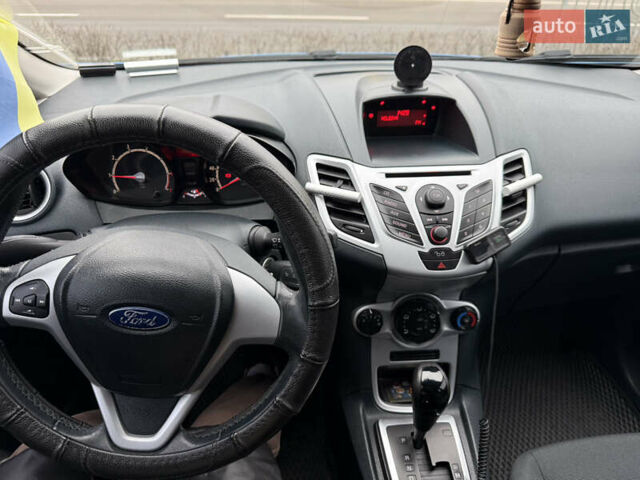 Синий Форд Фиеста, объемом двигателя 1.39 л и пробегом 122 тыс. км за 7200 $, фото 17 на Automoto.ua