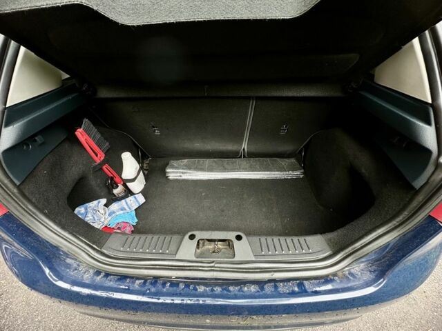 Синий Форд Фиеста, объемом двигателя 1.4 л и пробегом 240 тыс. км за 6199 $, фото 7 на Automoto.ua