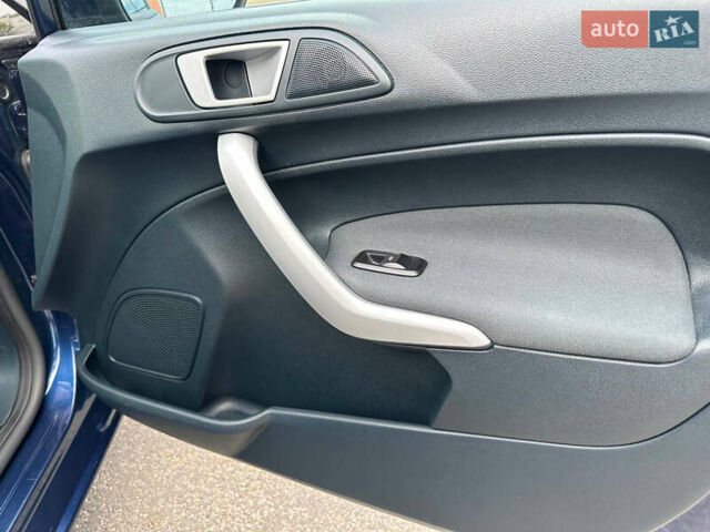 Форд Фиеста 2011 в Днепре (Днепропетровске) на Automoto.ua Синий Форд Фиеста, объемом двигателя 1.4 л и пробегом 124 тыс. км за 6999 $, фото 7 на Automoto.ua