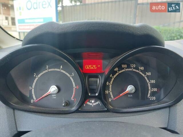 Синий Форд Фиеста, объемом двигателя 1.25 л и пробегом 132 тыс. км за 6400 $, фото 5 на Automoto.ua