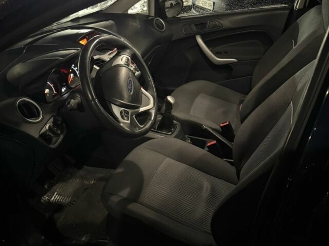 Синий Форд Фиеста, объемом двигателя 1.4 л и пробегом 206 тыс. км за 5500 $, фото 7 на Automoto.ua