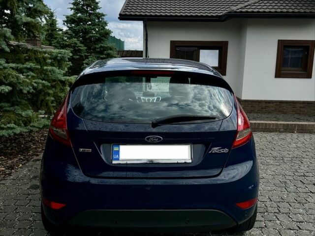 Синий Форд Фиеста, объемом двигателя 1.4 л и пробегом 240 тыс. км за 6199 $, фото 4 на Automoto.ua