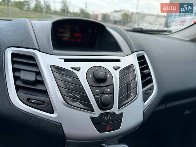 Форд Фиеста 2011 в Днепре (Днепропетровске) на Automoto.ua Синий Форд Фиеста, объемом двигателя 1.4 л и пробегом 124 тыс. км за 6999 $, фото 16 на Automoto.ua