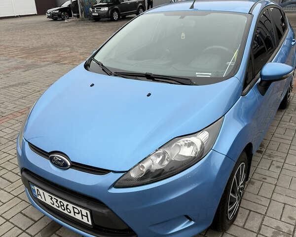 Синий Форд Фиеста, объемом двигателя 1.39 л и пробегом 122 тыс. км за 7200 $, фото 1 на Automoto.ua