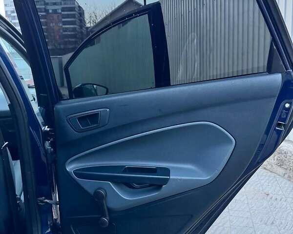 Синій Форд Фієста, об'ємом двигуна 1.6 л та пробігом 216 тис. км за 5800 $, фото 31 на Automoto.ua