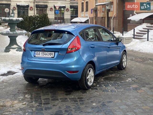 Синий Форд Фиеста, объемом двигателя 1.4 л и пробегом 176 тыс. км за 6600 $, фото 3 на Automoto.ua