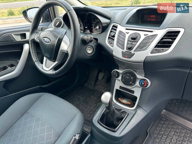 Форд Фиеста 2011 в Днепре (Днепропетровске) на Automoto.ua Синий Форд Фиеста, объемом двигателя 1.4 л и пробегом 124 тыс. км за 6999 $, фото 13 на Automoto.ua