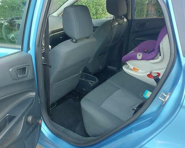 Синий Форд Фиеста, объемом двигателя 1.25 л и пробегом 132 тыс. км за 6400 $, фото 4 на Automoto.ua