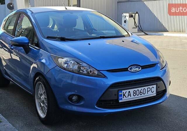 Синий Форд Фиеста, объемом двигателя 1.39 л и пробегом 66 тыс. км за 7900 $, фото 6 на Automoto.ua