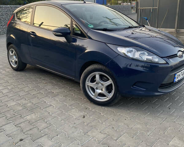 Синий Форд Фиеста, объемом двигателя 1.4 л и пробегом 280 тыс. км за 5100 $, фото 4 на Automoto.ua