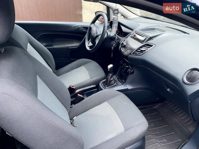 Синій Форд Фієста, об'ємом двигуна 1.4 л та пробігом 176 тис. км за 4600 $, фото 6 на Automoto.ua