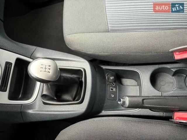 Синий Форд Фиеста, объемом двигателя 1.4 л и пробегом 240 тыс. км за 6190 $, фото 22 на Automoto.ua