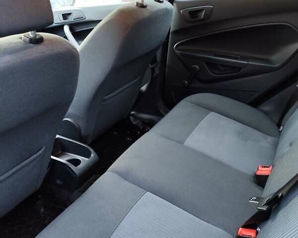 Синий Форд Фиеста, объемом двигателя 1.2 л и пробегом 117 тыс. км за 5629 $, фото 15 на Automoto.ua