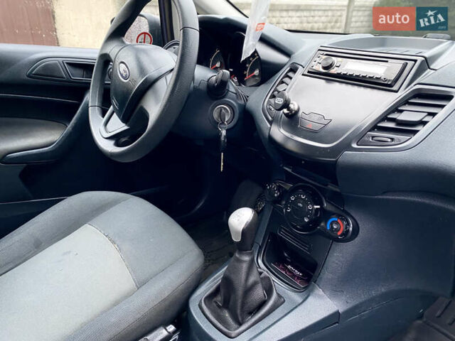 Синій Форд Фієста, об'ємом двигуна 1.4 л та пробігом 176 тис. км за 4600 $, фото 8 на Automoto.ua