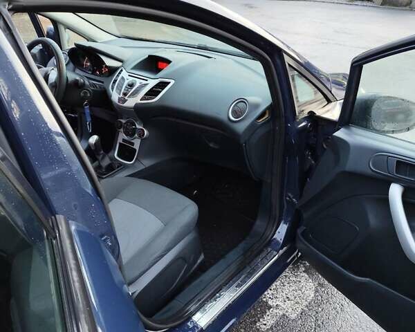 Синий Форд Фиеста, объемом двигателя 1.2 л и пробегом 117 тыс. км за 5629 $, фото 16 на Automoto.ua