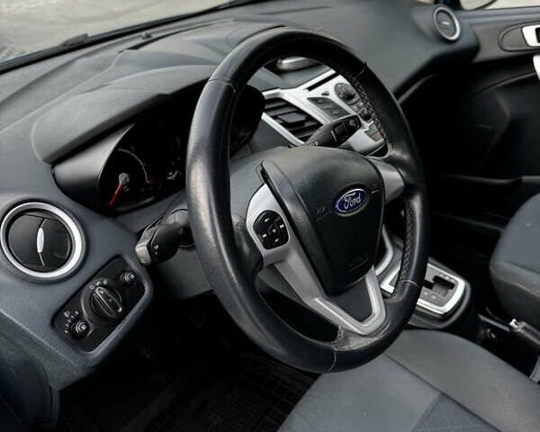 Синий Форд Фиеста, объемом двигателя 1.39 л и пробегом 88 тыс. км за 7200 $, фото 10 на Automoto.ua