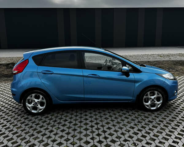 Синий Форд Фиеста, объемом двигателя 1.39 л и пробегом 88 тыс. км за 7200 $, фото 6 на Automoto.ua